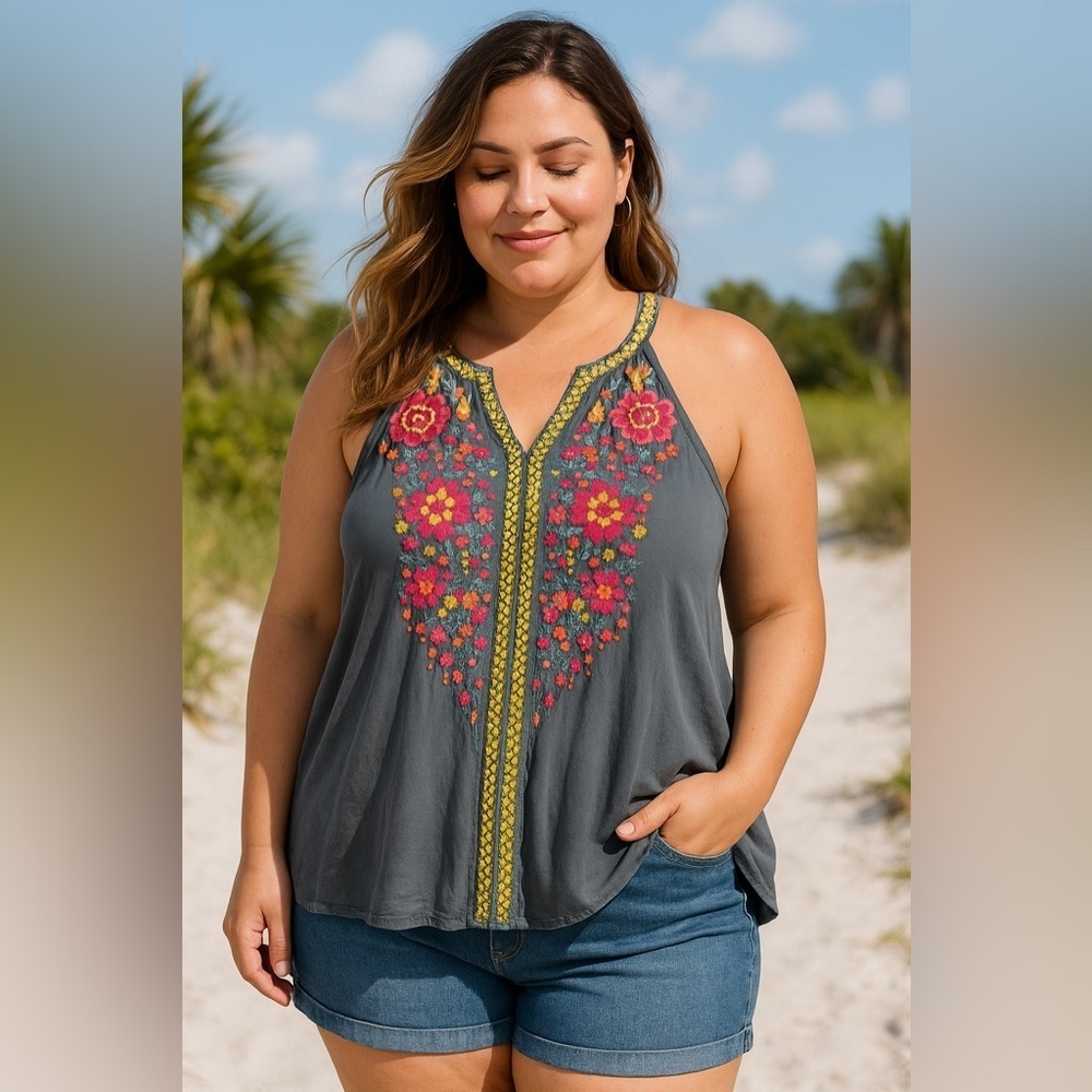 EUC Chic Soul Boutique Women’s Summery Gray Tank with Colorful Embroidery Sz 2X